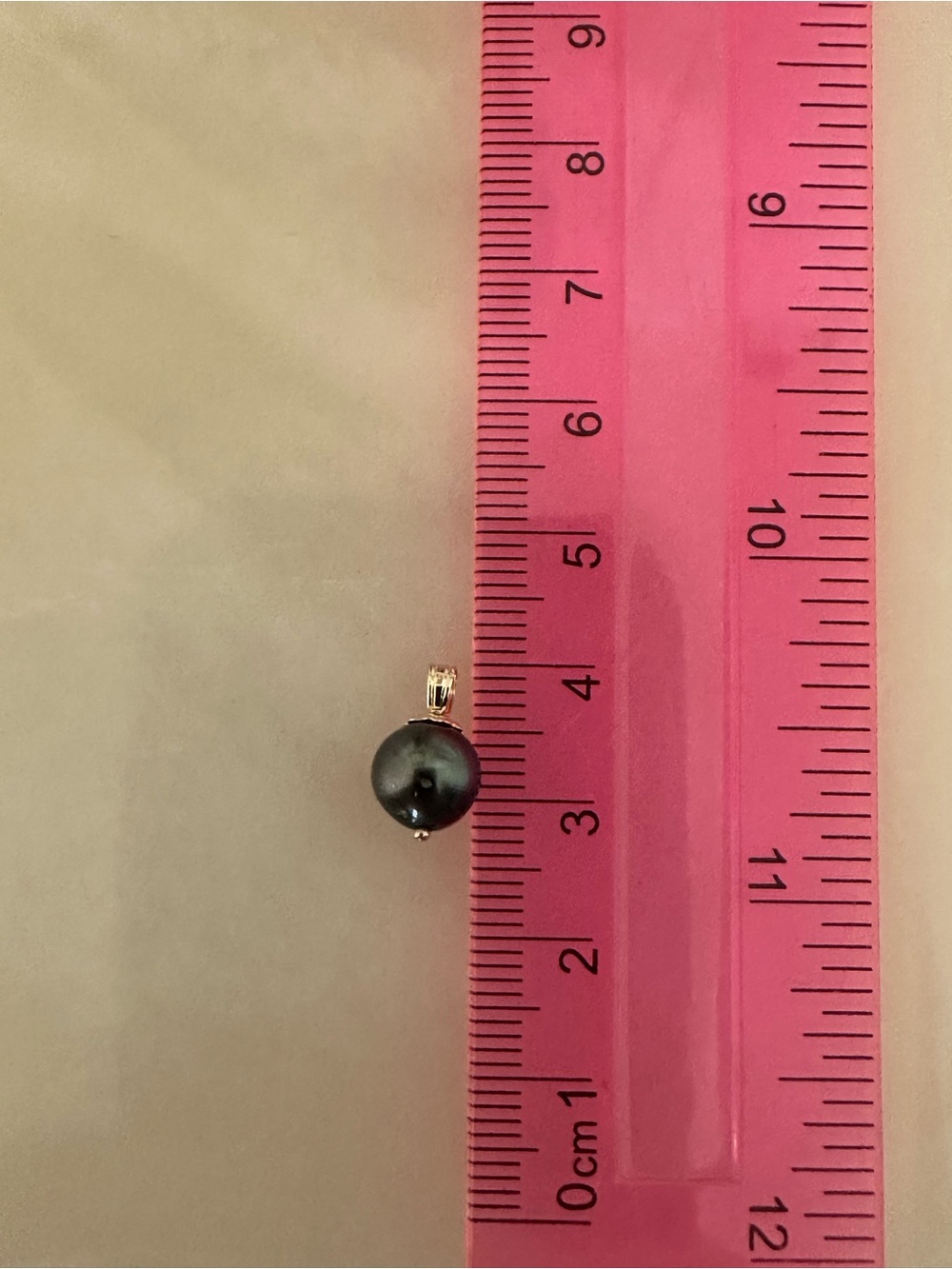 14k Yellow Gold Black Pearl Pendant - Picture 2 of 9
